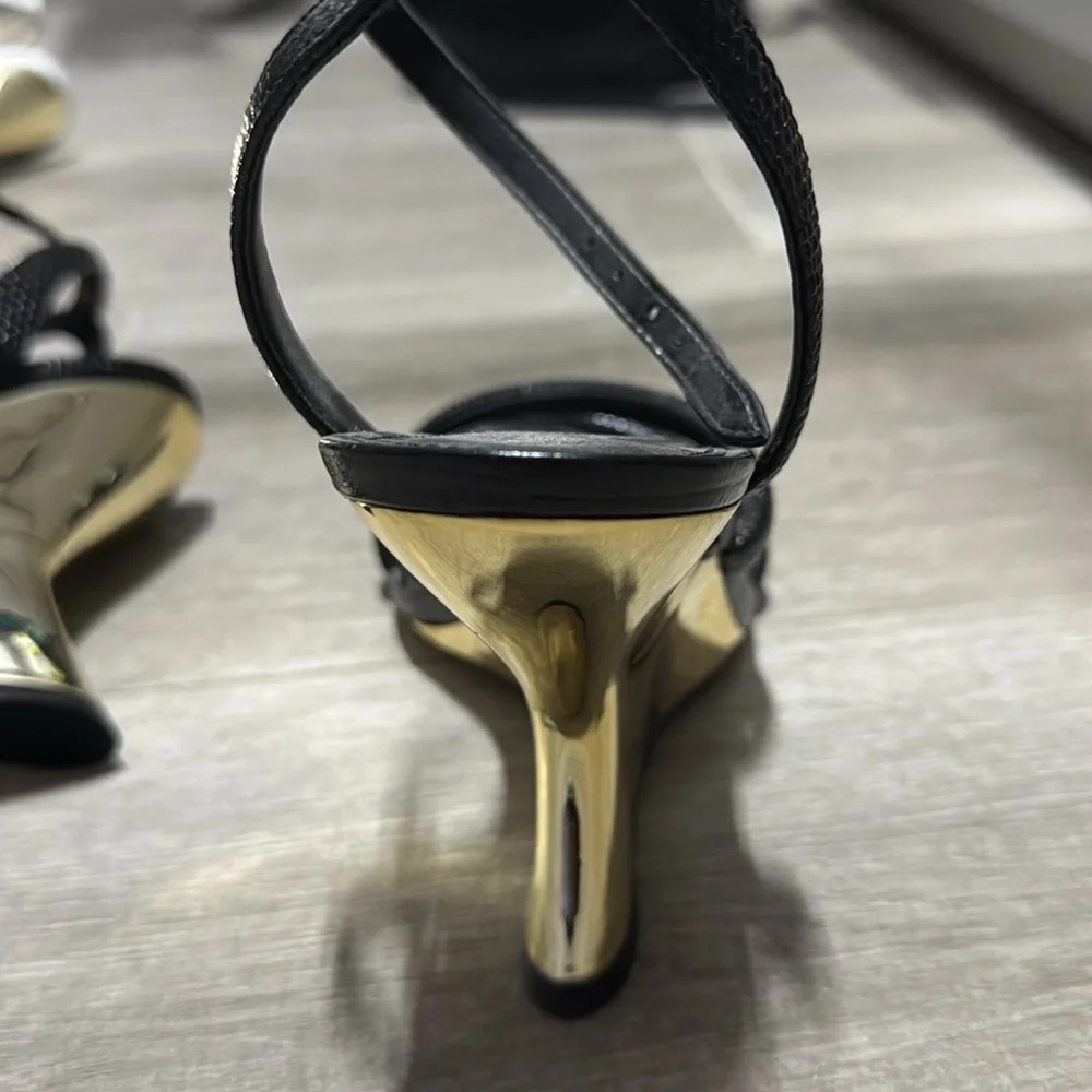 NWOT MICHAEL KORS BLACK AND GOLD WEDGE SANDALS